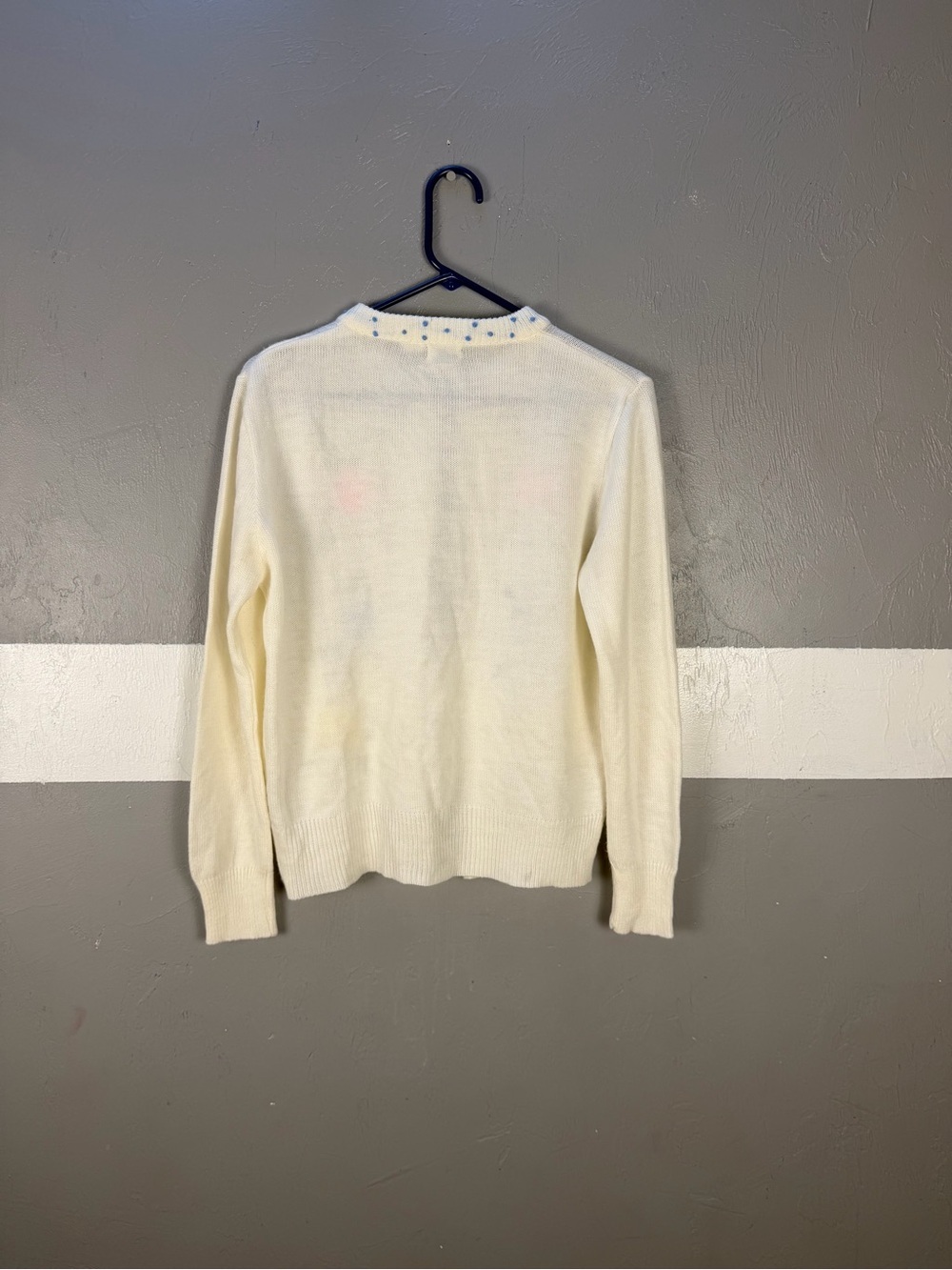 Vintage Mantessa Cream Embroidered Floral Cardigan Sweater - Picture 4 of 4